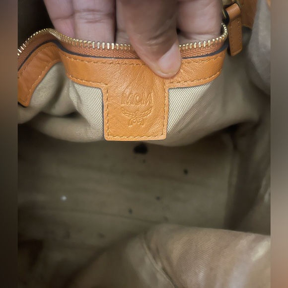 Hello posh I’m having a huge yard sell so I’m selling a lot items name brand MCM - Picture 7 of 8